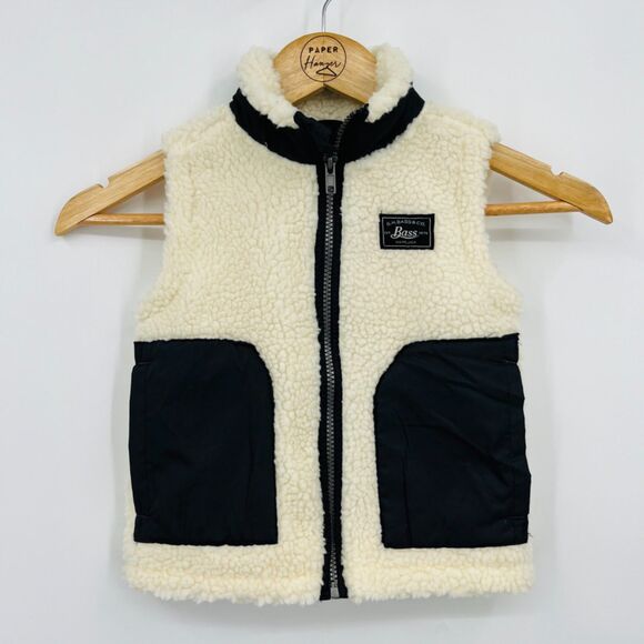 G.H. Bass & Co. Other - Sherpa Vest by G.H. Bass, Size 2T, Cream and Black Full Zip Pockets High Pile